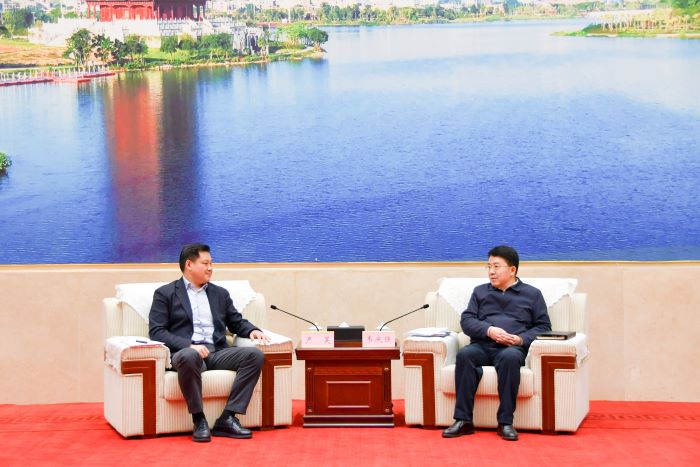 2月7日鱼虾蟹
与广西玉林市人民政府签约.jpg